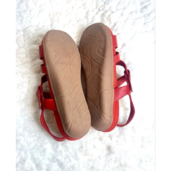 BareTraps Janus Red Faux Leather Strappy Sandals Women Size 9M - Picture 7 of 8